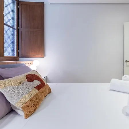 Apartup Market Square Deluxe Apartment *